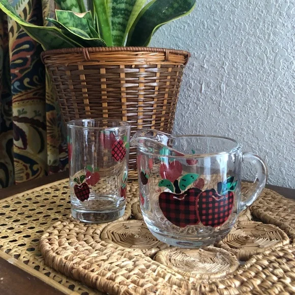 Anchor Hocking Plaid Apple Creamer & Juice Glass Set - Picture 1 of 15